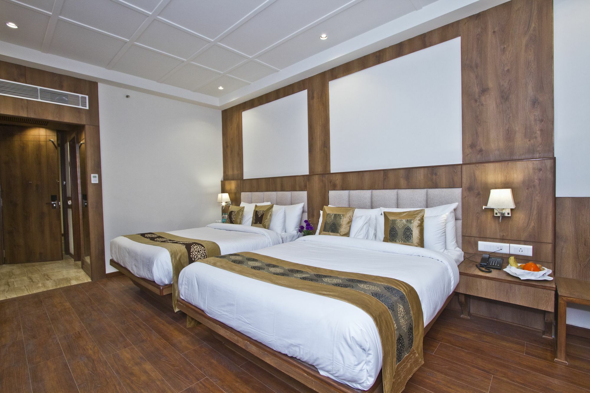 Alokik Resort- Pure Veg Manāli Екстериор снимка